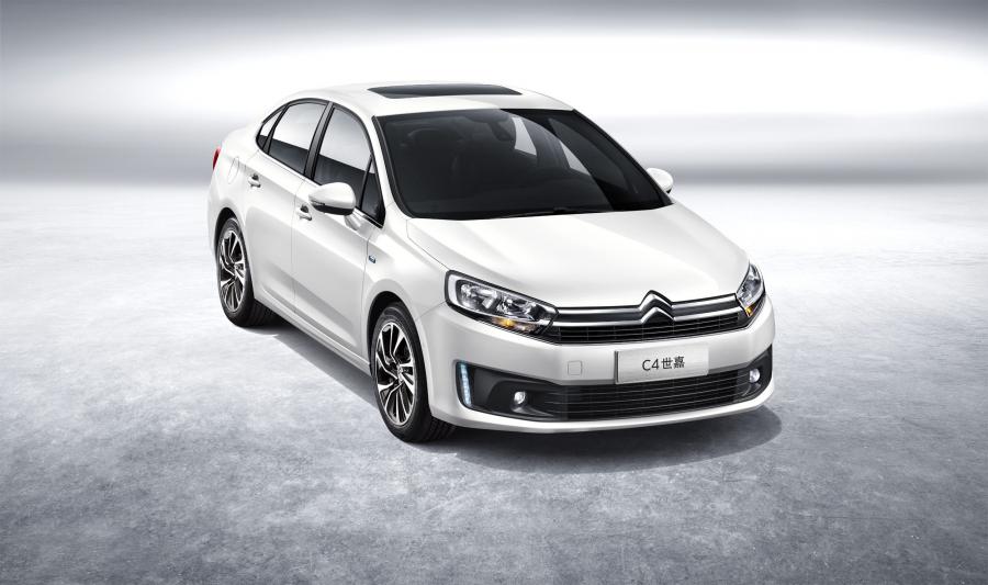  Citroen C4 Sedan 2015 года  (фото 8 из 20)